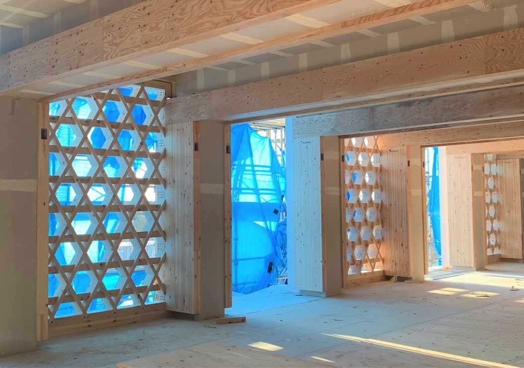 木育フェスで廃材アートに取り組む子どもたち02