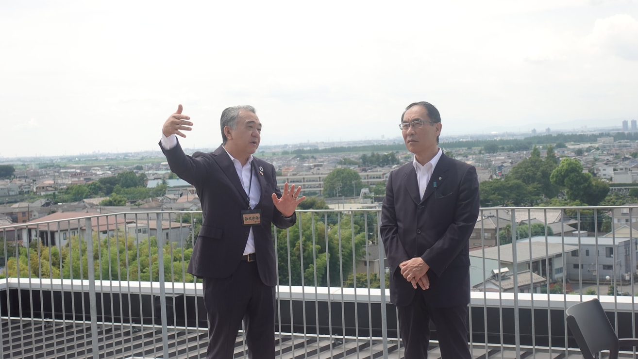 大野元裕埼玉県知事が本社純木造ビル完成後、初来社 AQ Groupは「SＤＧｓ未来都市」埼玉県に一層の寄与 8月10日より開催する第２回「木育フェス」に埼玉県が後援