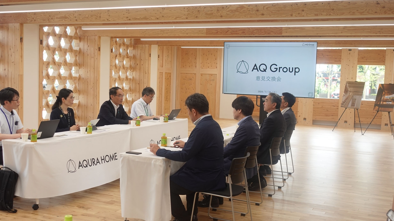 大野元裕埼玉県知事が本社純木造ビル完成後、初来社 AQ Groupは「SＤＧｓ未来都市」埼玉県に一層の寄与 8月10日より開催する第２回「木育フェス」に埼玉県が後援