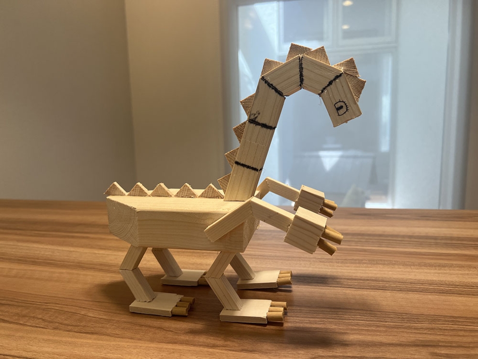 小3以下の部金賞:「恐竜」(森澤みうなさん)