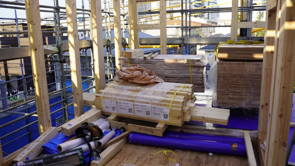 弊社木造4階建てマンションの建築現場